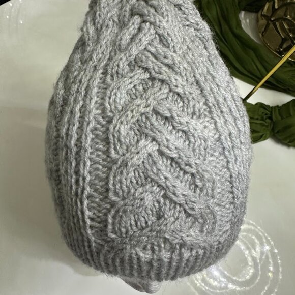 Handmade Gray Chunky Knit Hat with Braided Cable Pattern - Picture 4 of 6